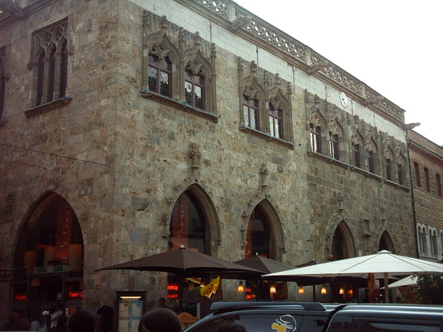 Place de la Loge de Perpignan
