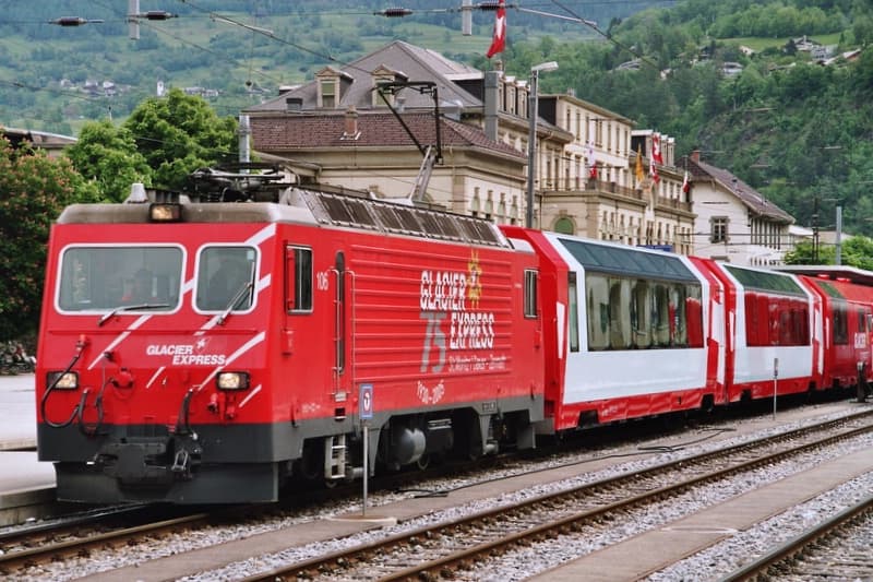 Gare de Zermatt (terminus du Matterhorn Gotthard Bahn)