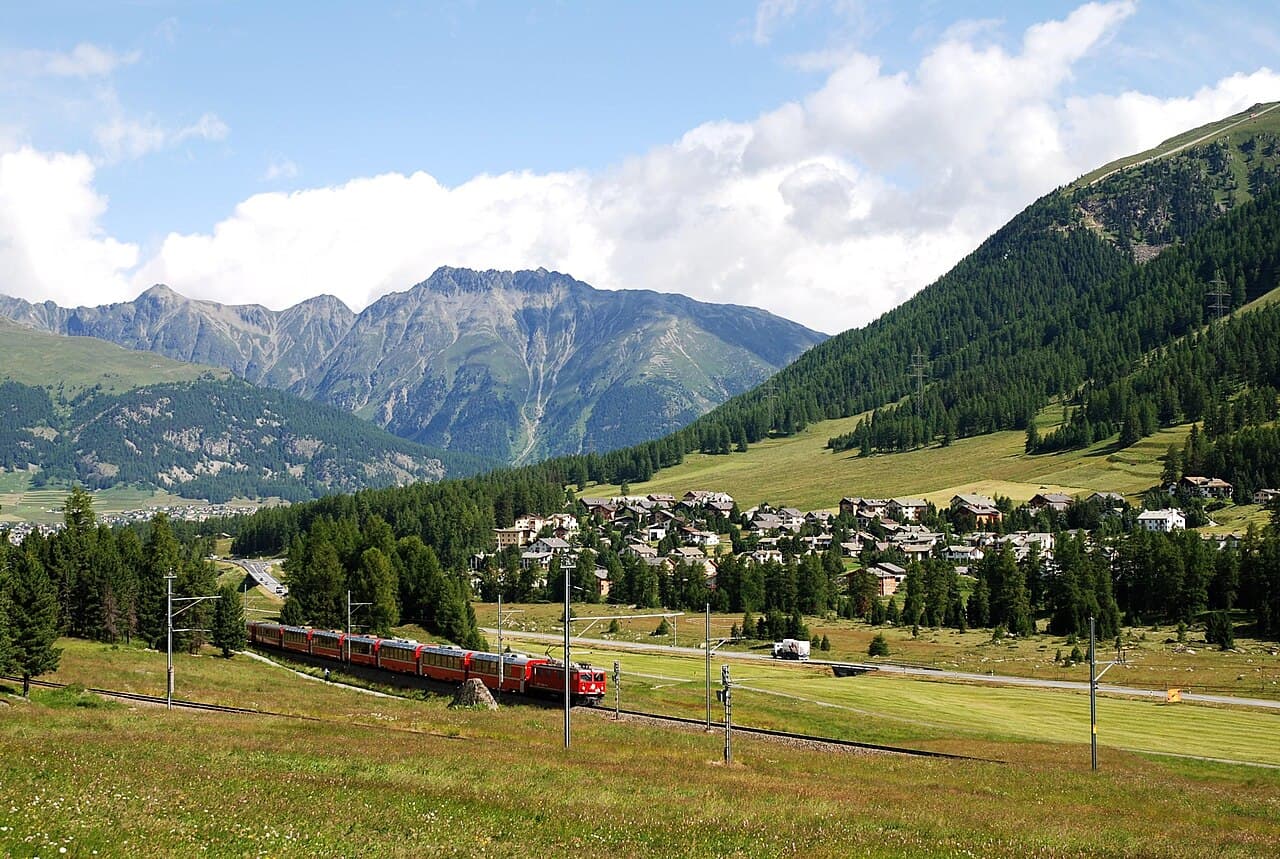 Pontresina – Pueblo e iglesia Santa Maria