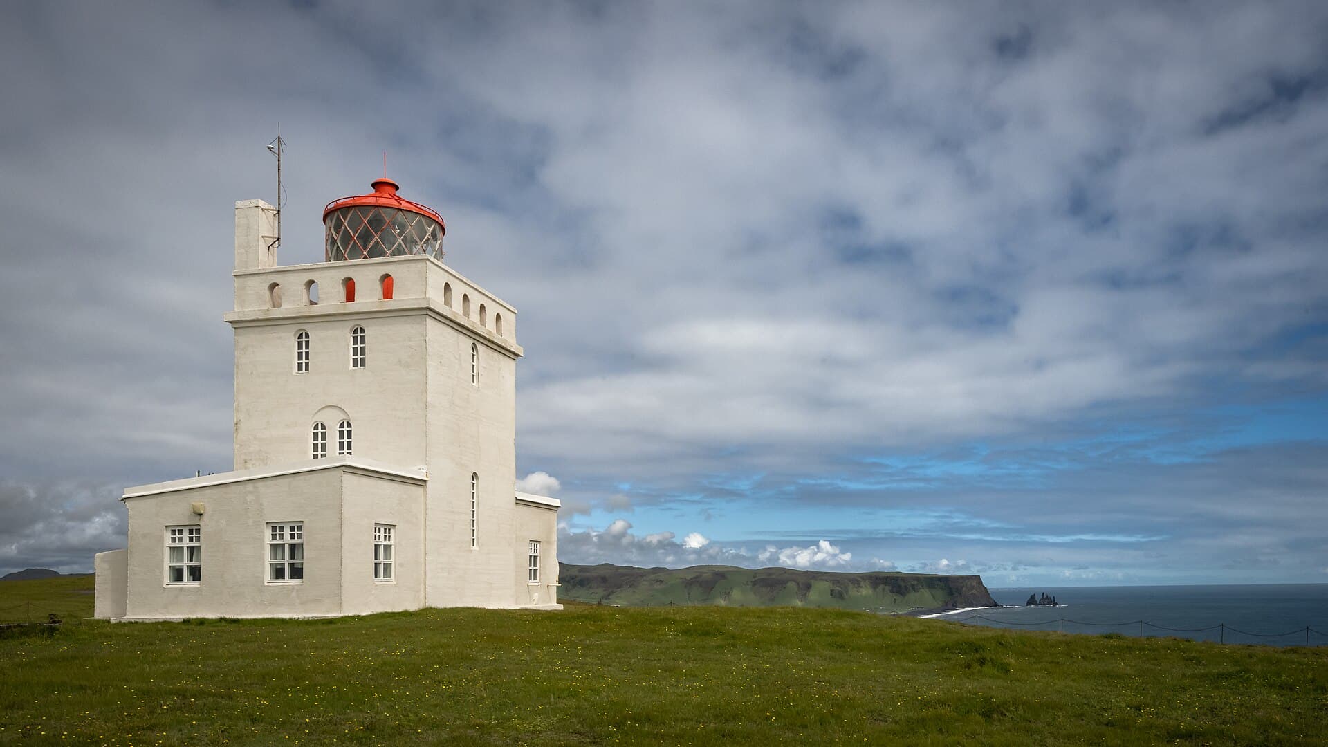 Phare de Dyrhólaey