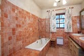 Between the bath and shoulder-towels, you can change baby