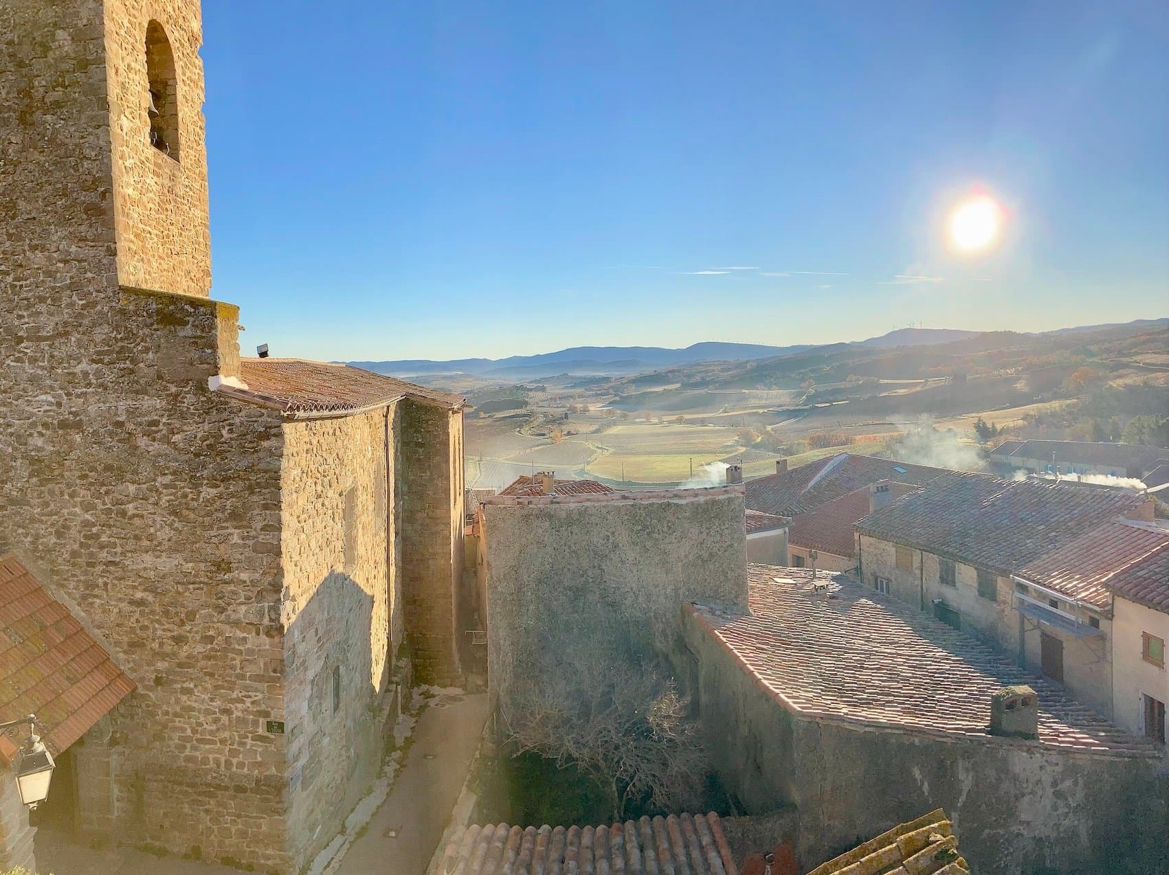 vue du chateau de villelongue, gite et chambres d'hôtes