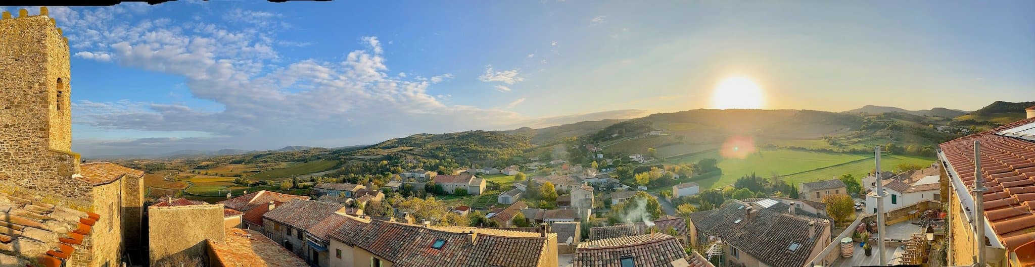 vue panoramique au chateau de villelongue, gîte et chambres d'hôtes