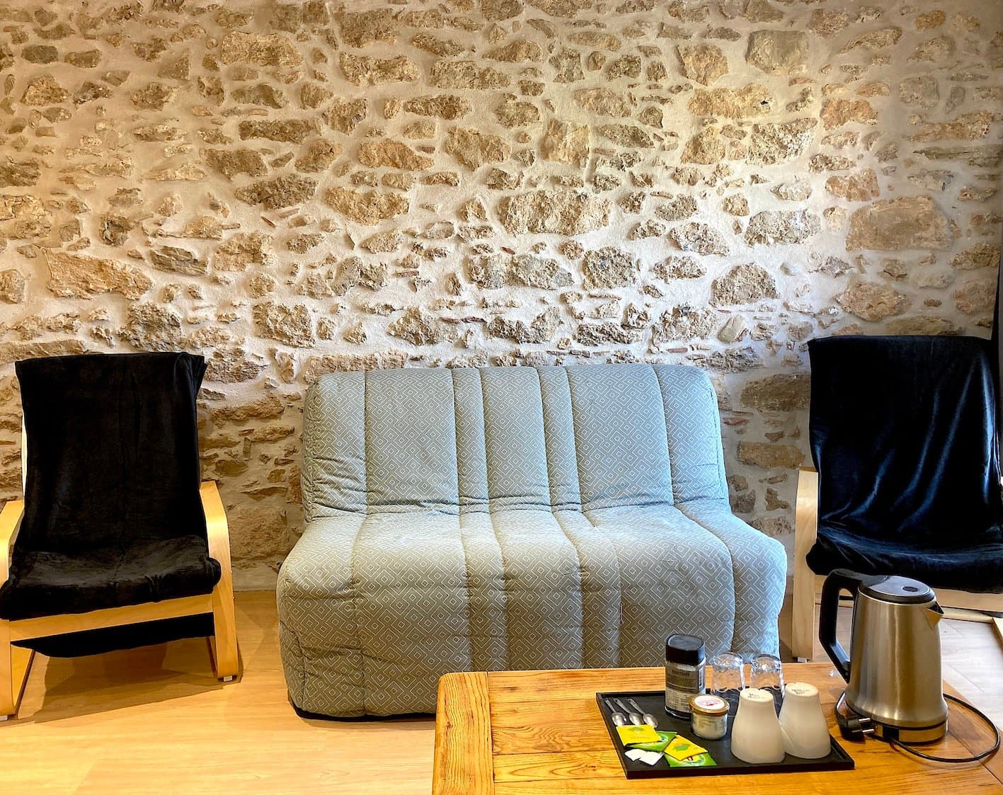 au chateau de villelongue salon 2 suite de la citadelle