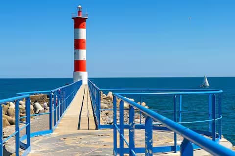 phare main bleue