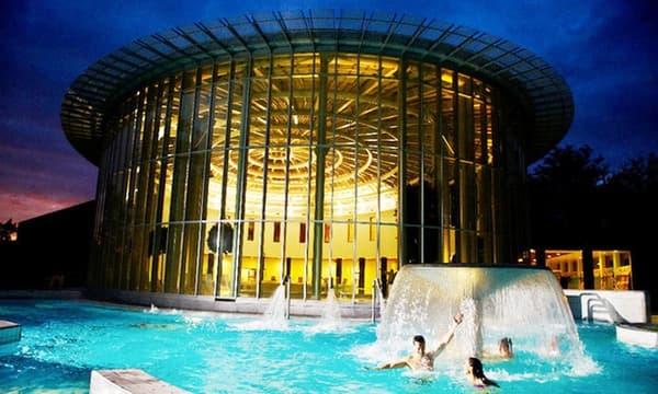 thermes nuit