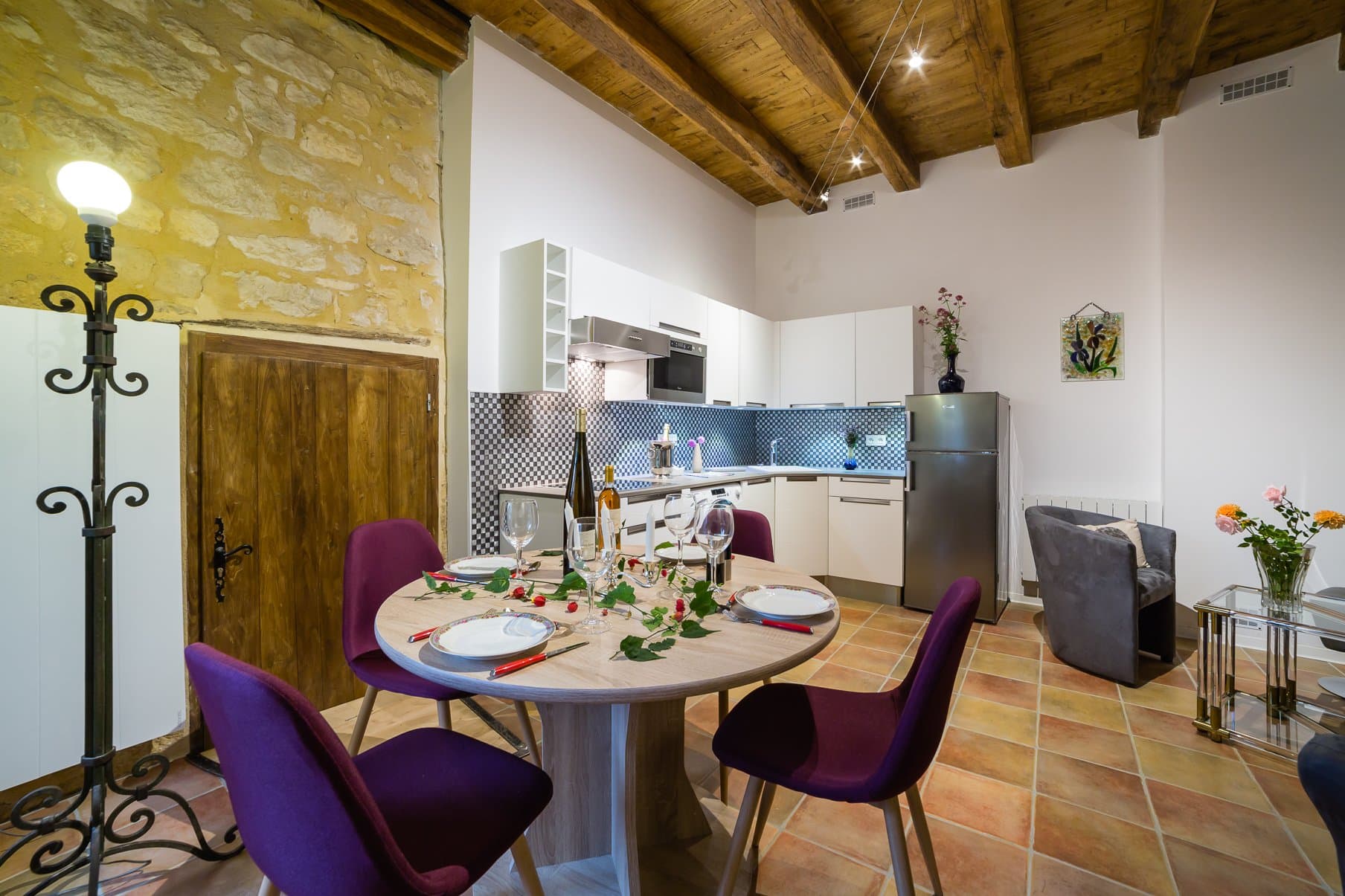 Main room with kitchen corner