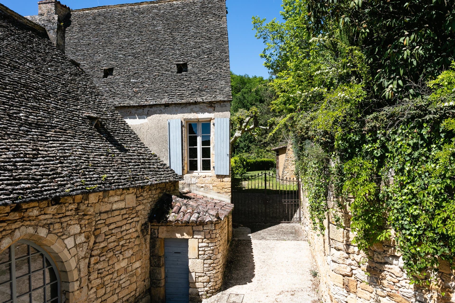 Entry of stonehouse