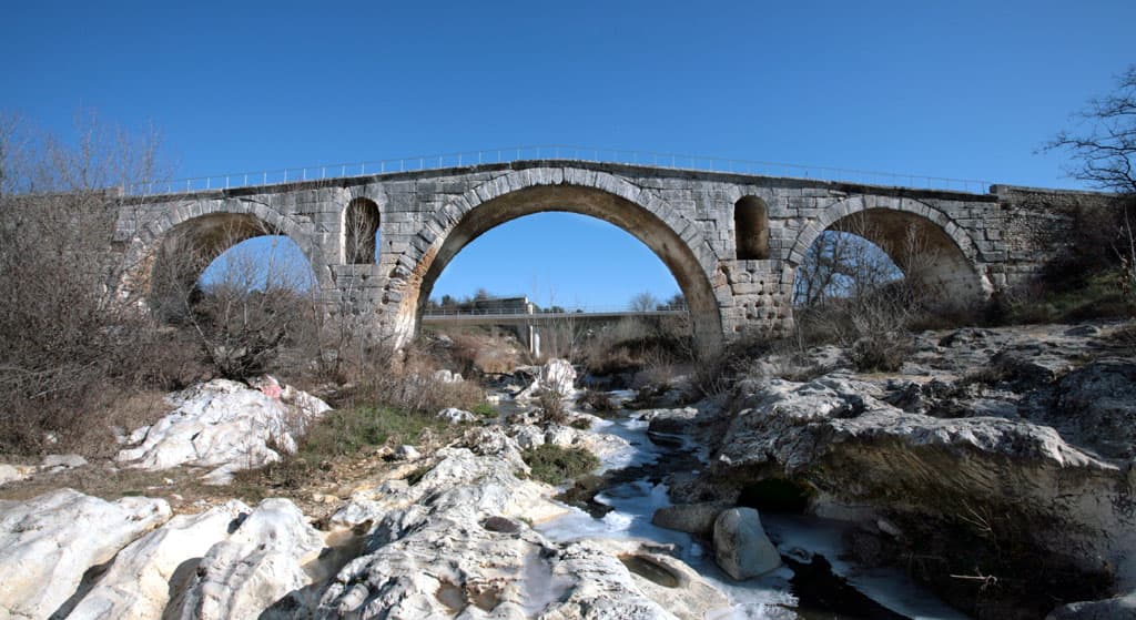 Bonnieux - Pont Julien